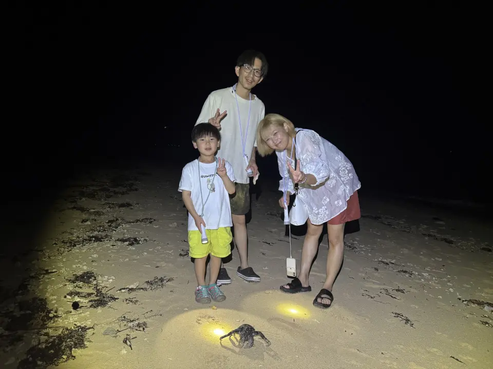 ヤシガニとパシャリ♪